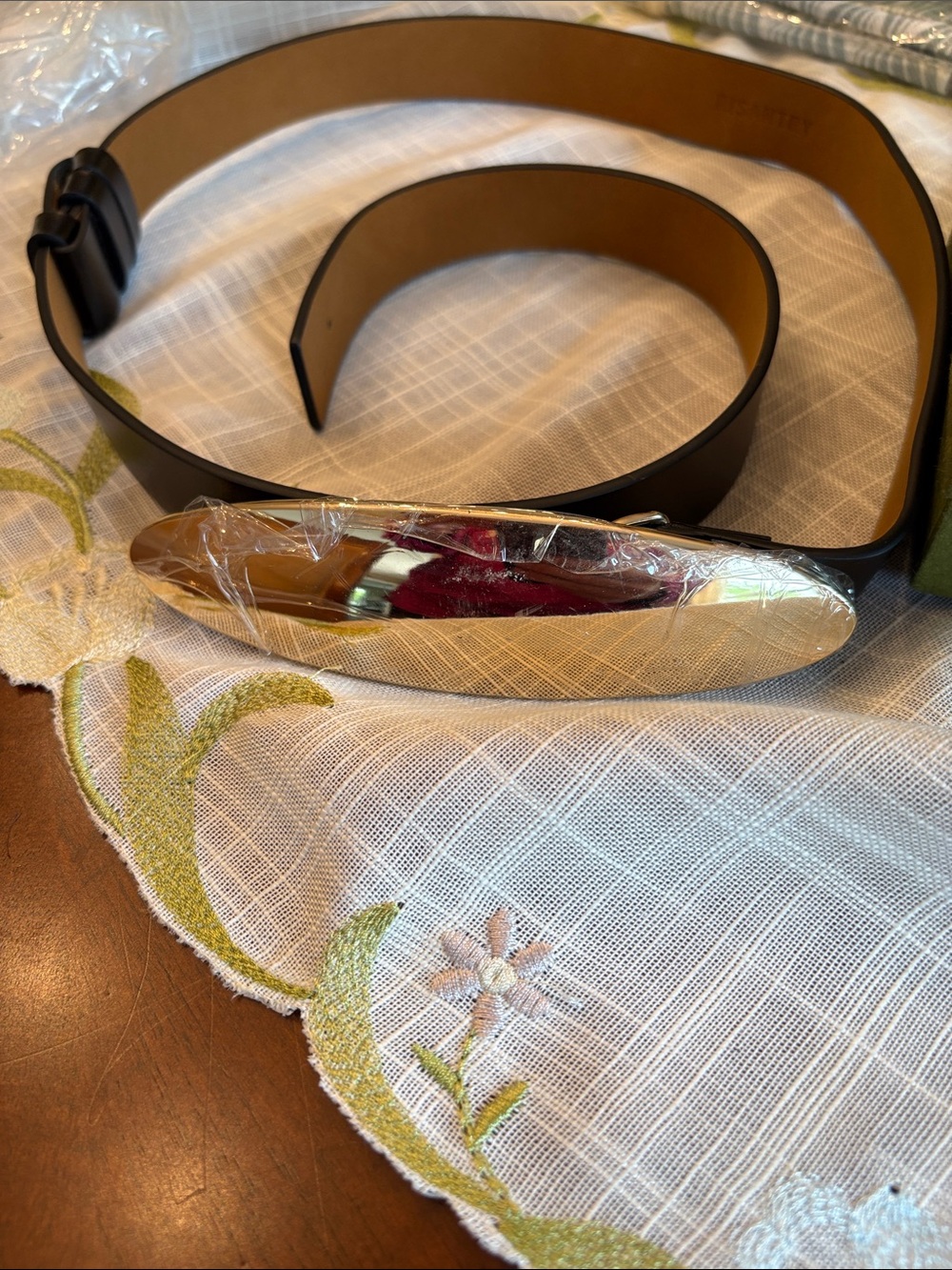 Black Women’s Belt with gold Oval Buckle leather brand new 40 inches / large